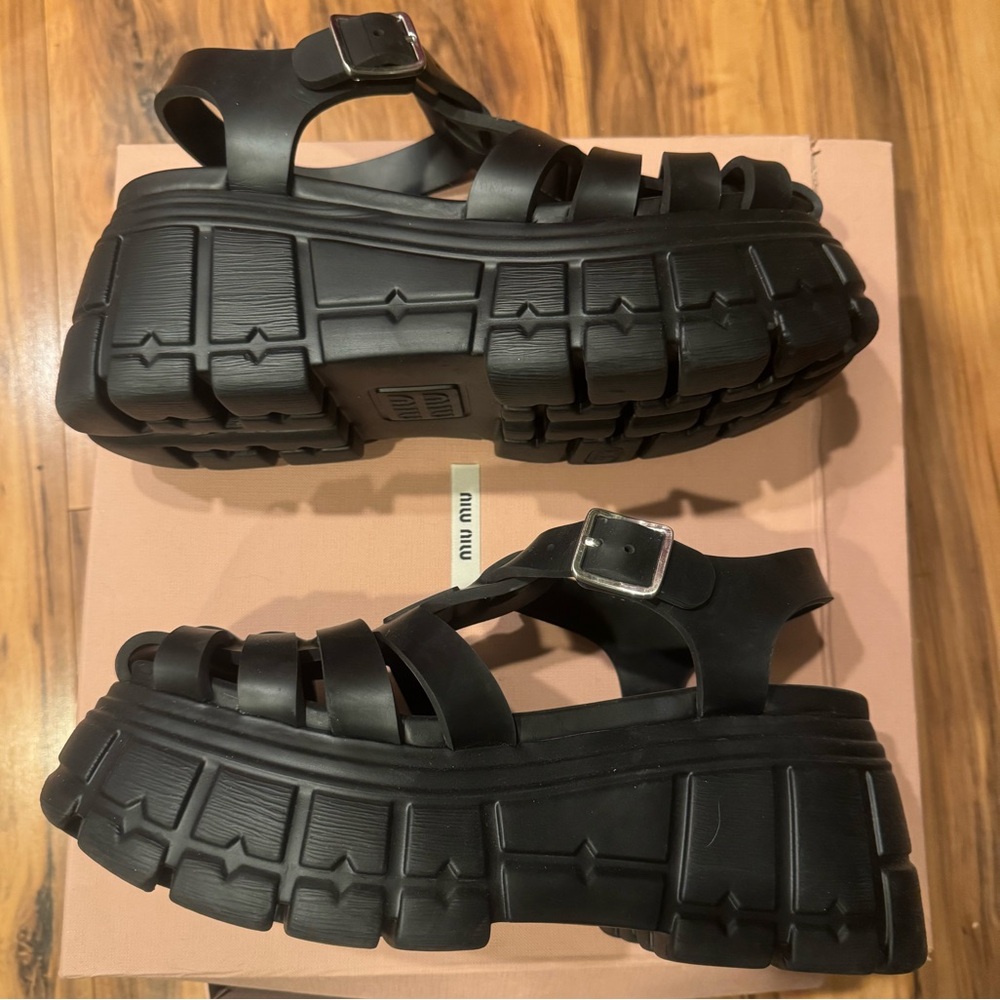 Miu Miu Black Flatform Fisherman’s Caged Platform Leather Sandals size 39